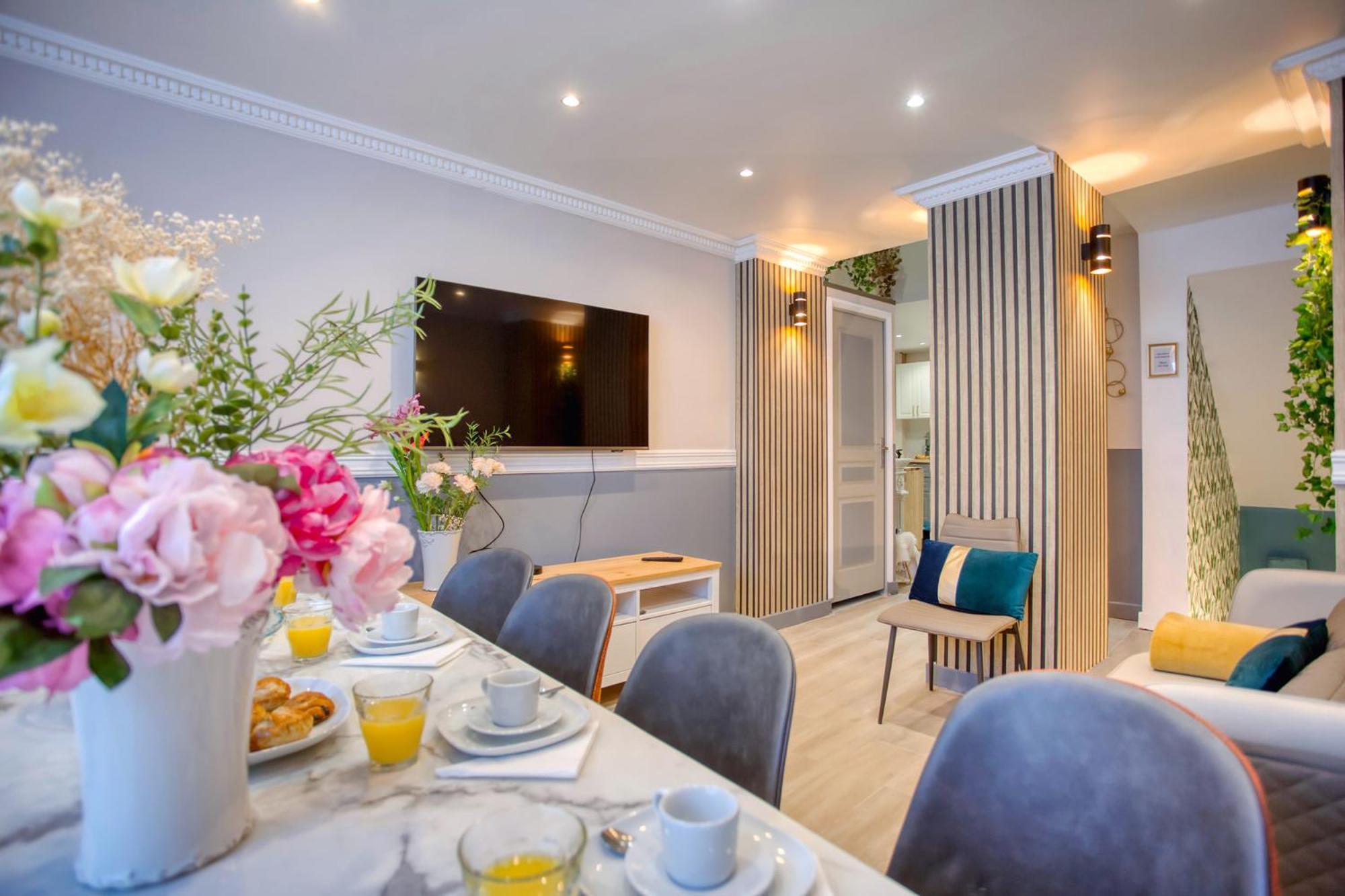 Elegant Triplex In Paris - Ideal For 10 - Aircon Exterior foto