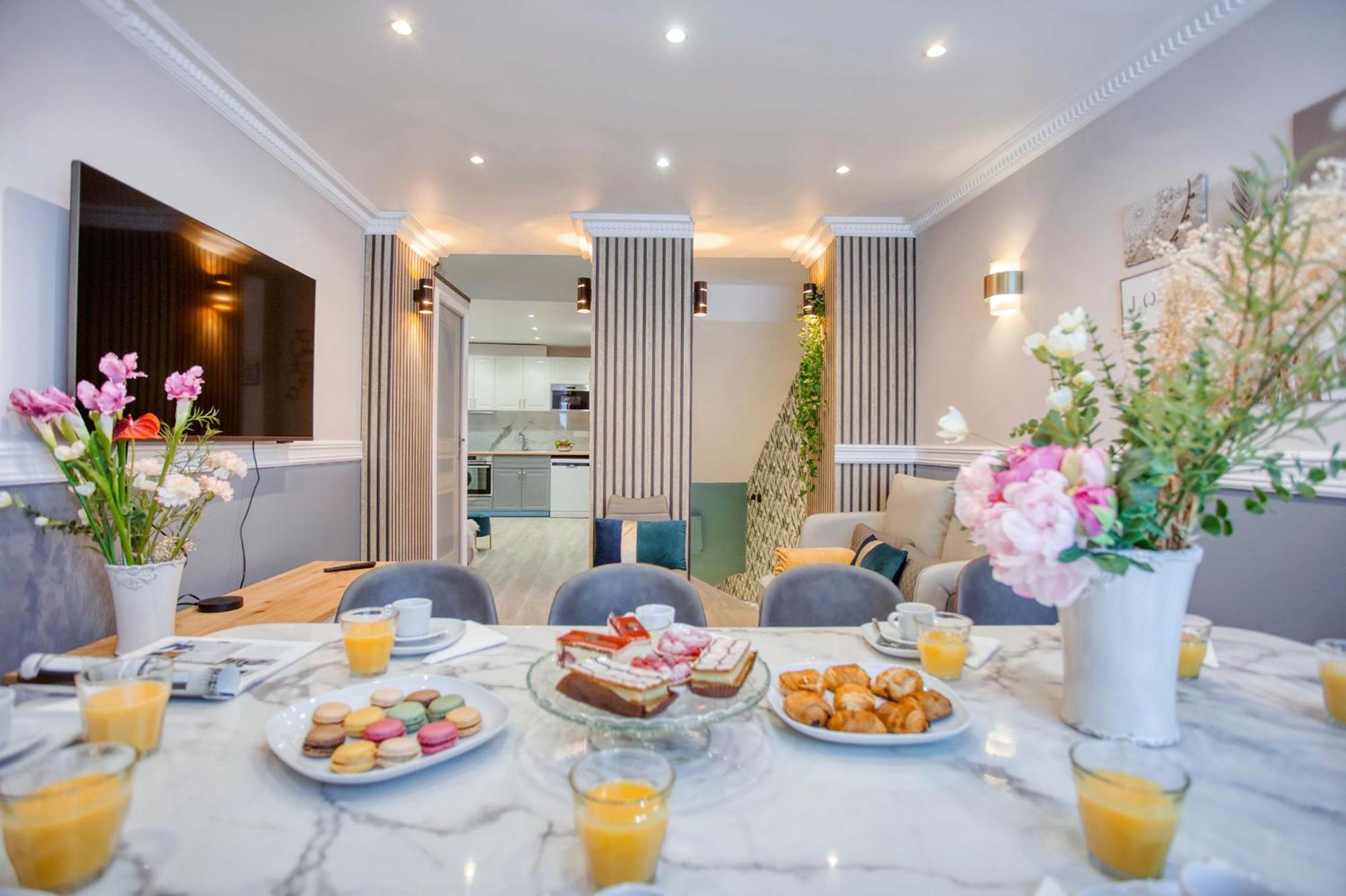 Elegant Triplex In Paris - Ideal For 10 - Aircon Exterior foto